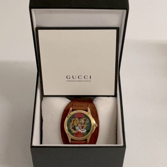 Gucci Other - Brand new Gucci Tiger Motif Watch YA126485